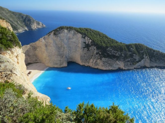 
					A Paradise for Holiday