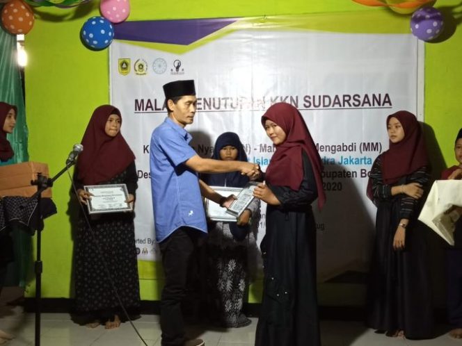 
					Malam Penutupan KKN SUDARSANA Mahasiswa Mengabdi Sekolah Tinggi Filsafat Islam Jakarta