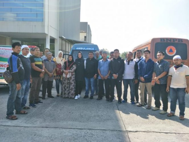 
					Wali Kota Tanjungbalai Didampingi Ketua TP-PKK Jemput Korban Kecelakaan Saat Kerja di Malaysia