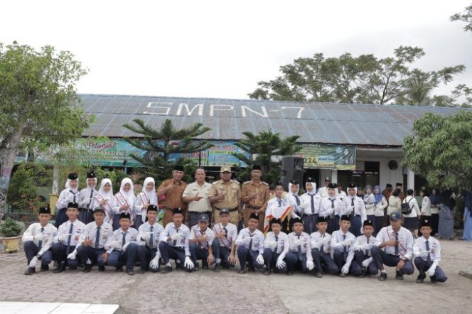 
					Jadi Pembina Upacara Di SMPN 7, Wali Kota Tanjungbalai : Kalian Adalah Penerus Bangsa