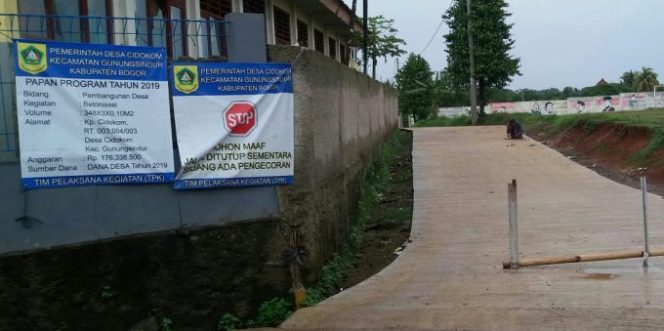 
					Pemdes Cidokom Gunakan Dana Desa 2019 Untuk Infrastruktur Jalan