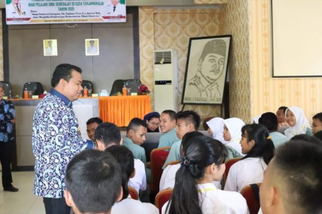 
					Buka Penyuluhan Pembauran Kebangsaan, Wali Kota Berharap Para Pelajar Menjadi Generasi Bermartabat Dalam Menjaga Keutuhan NKRI