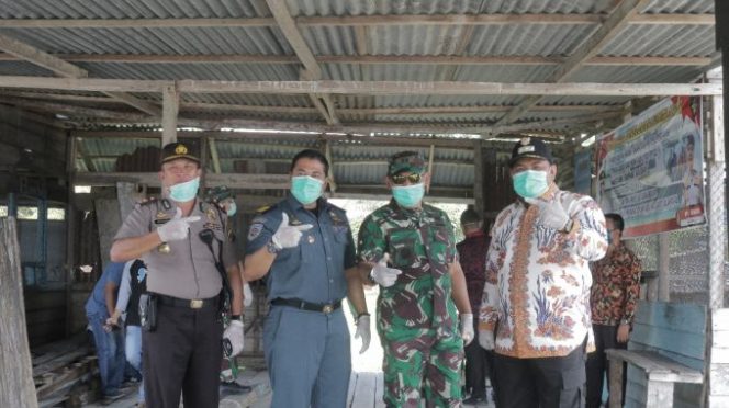 
					Wali Kota Tanjungbalai Bersama Forkopimda Monitoring Pelabuhan Tikus Cegah Penyebaran Covid-19