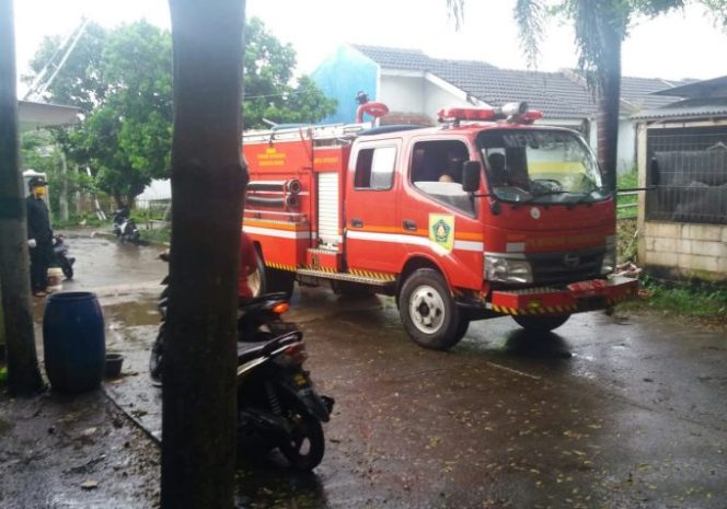 
					Kades Tegal Kasim Sunardi Semangat Ikut Giat Penyemprotan Disinfektan