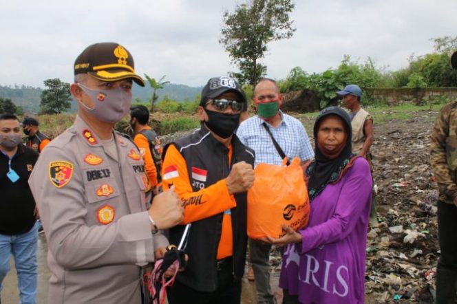 
					Gerakan Bakti Sosial Peduli Warga Kurang Mampu, Kapolres dan Dandim 0611 Garut Bagikan Sembako