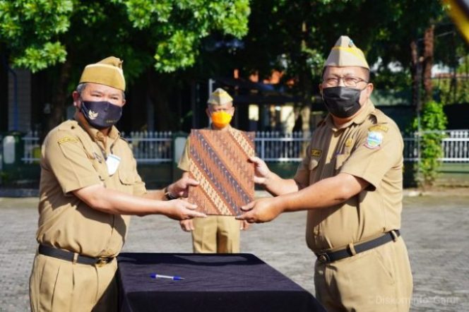 
					Bupati Garut Lantik 17 Pejabat Struktural dan 2 Fungsional
