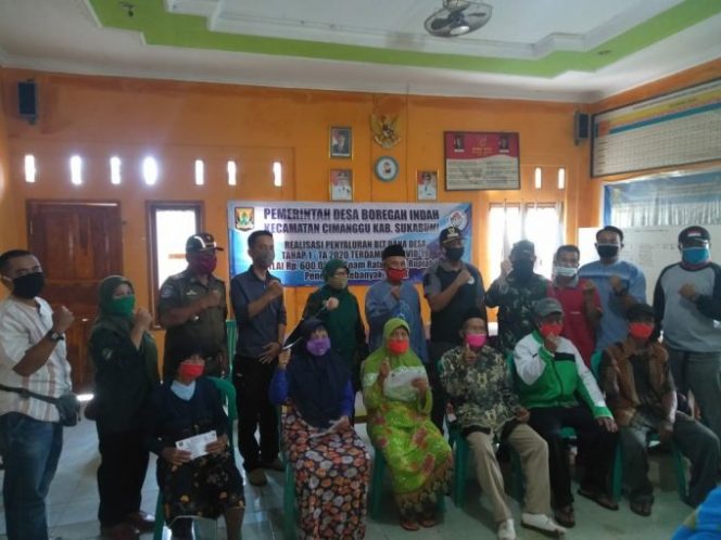
					Pemdes Boregah Indah Kec. Cimanggu Salurkan BLT dari DD Tahap ke 1 untuk 169 KK