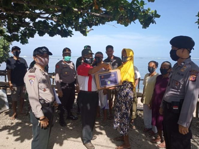
					Pekerja Wisata Sayang Heulang Pameungpeuk Garut Mendapat Bantuan Sembako dari Kementerian Pariwisata dan Ekonomi Kreatif RI
