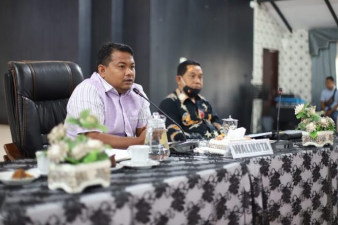 
					Pilkada Serentak 9 Desember 2020, Wali Kota Tanjungbalai Ikuti Vidcon Dengan Mendagri, KPU dan Bawaslu