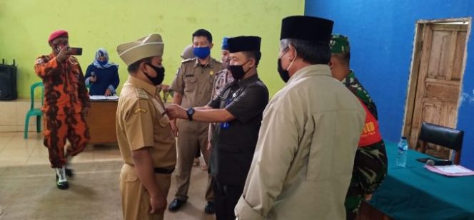 
					Camat Melantik 2 Kepala Desa Cilampuyang dan Sukarasa Kecamatan Malangbong Kabupaten Garut