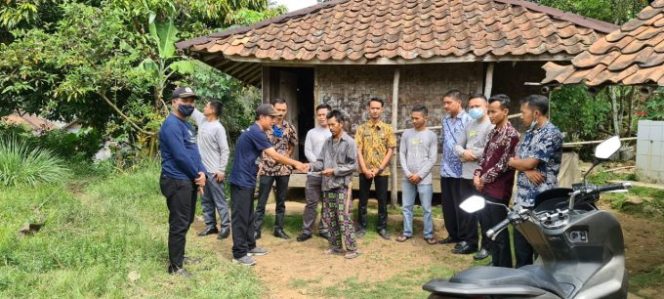 
					9000 KPM Reguler BNI dan 1.720 KPM Perluasan Mandiri Apresiasi Kerja Keras TKSK Kec.Sukamakmur