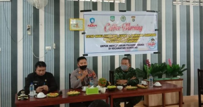 
					Kapolsek Gantung Coffee Morning Dengan Unsur Muspika Dan Calon Kades Se-Kecamatan Gantung, Sepakati Pilkades Damai