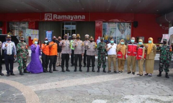 
					Kapolres Garut Dampingi Irwasda Dan Karo Ops Polda Jabar Melakukan Pengawasan Uji Petik Pemberlakuan New Normal