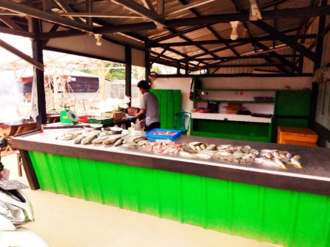
					Pedagang Ikan Keluhkan Sepi Pembeli, Pendapatan Turun Drastis