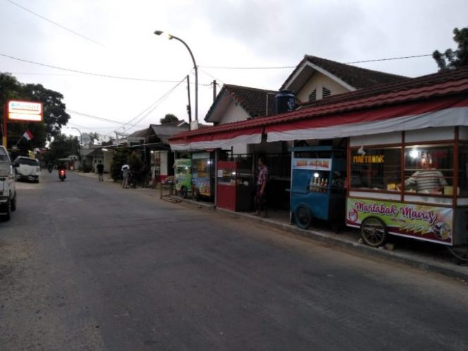 
					Depan Kantor Desa Cimanggu Kini Tersedia Pujasera