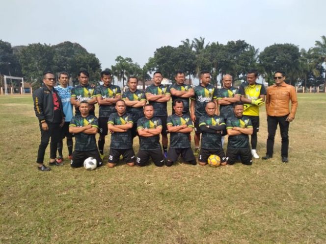 Pertandingan Persahabatan Sepak Bola Antara Tim Formasega Garut Dengan Tim Banzai United Bandung