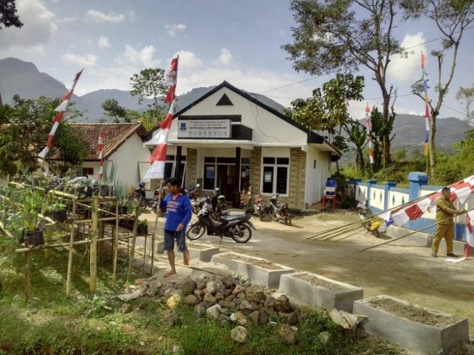 
					Desa Mekarwangi Kec. Sukawening Realisasikan Anggaran DD Tahun 2020 Tahap II Untuk Jalan Lingkungan
