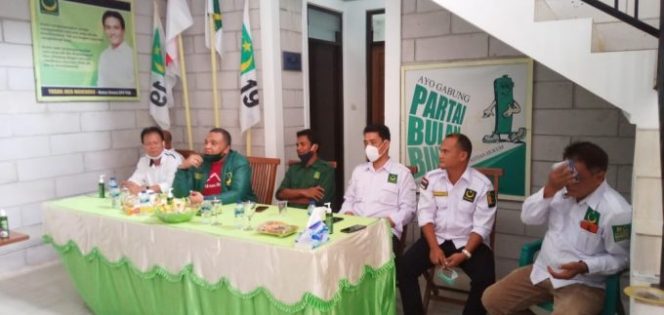 
					Terkait Pilkada Begini Penjelasan Yuri Yusril Dan Sekjen PBB Afriansyah Ferry Noer Di Kantor DPC Beltim
