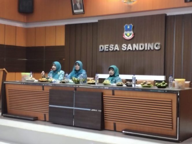 
					Pengurus PKK Kecamatan Malangbong Gelar Pembinaan Kepada Kader PKK Desa Sanding