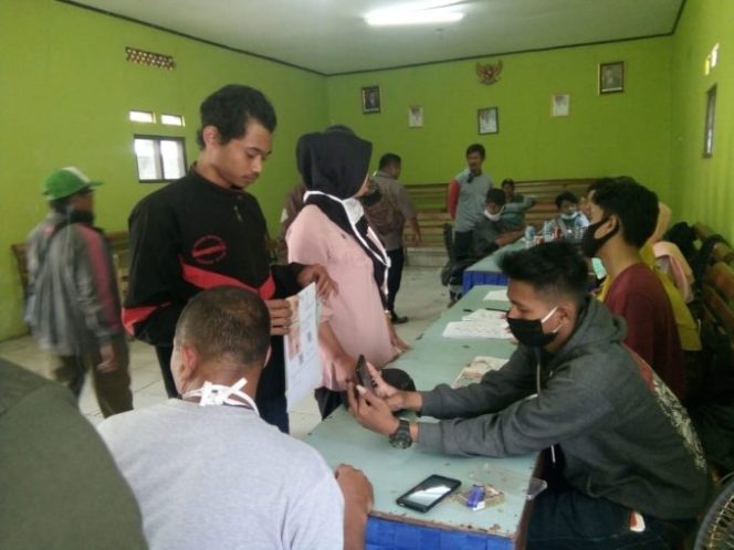 
					BST Tahap 4 dan 5 Kemensos Mulai Dibagikan di Desa Mekarsari