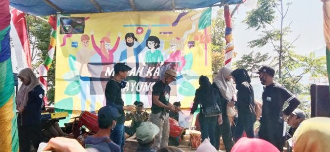 
					Meriahkan HUT RI 75, Warga Karyamukti Kec. Cibatu Gelar Jalan Santai