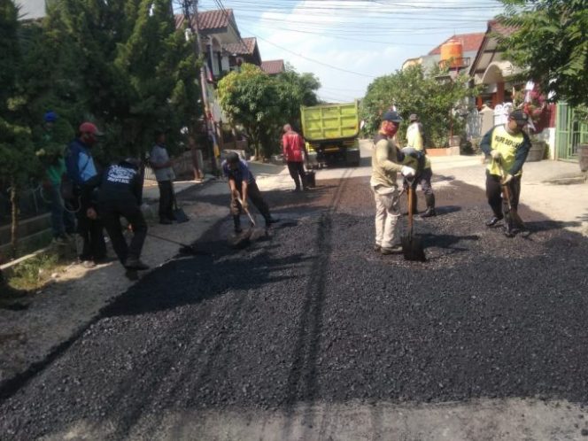 
					Kadis PUPR Depok Langsung Perbaiki Jalan Cendana Kelurahan Baktijaya Setelah Terima Laporan Warga