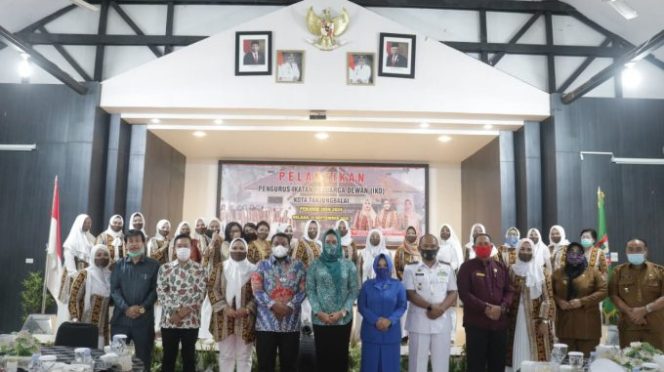 
					Pelantikan Pengurus Ikatan Keluarga Dewan (IKD) Kota Tanjungbalai Periode 2019-2024