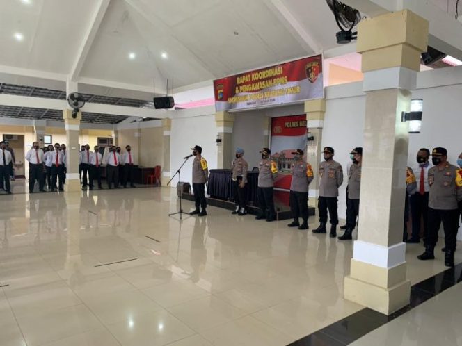 
					Kapolres Beltim Tekankan, Anggota Dilapangan Untuk Selalu Mematuhi Protokol Kesehatan Dalam Bertugas