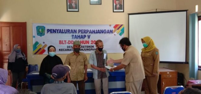 
					Pemerintah Desa Aik Ketekok Salurkan BLT-DD Tahap V Tahun 2020