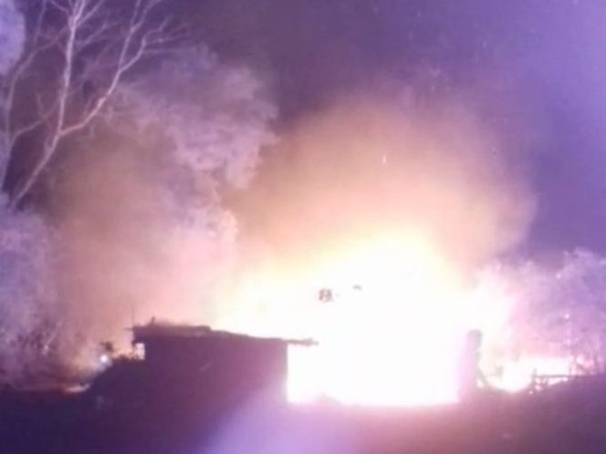 
					Diduga Akibat Konsleting Arus Listrik, Sijago Merah Habiskan Lima Rumah Warga Malangbong