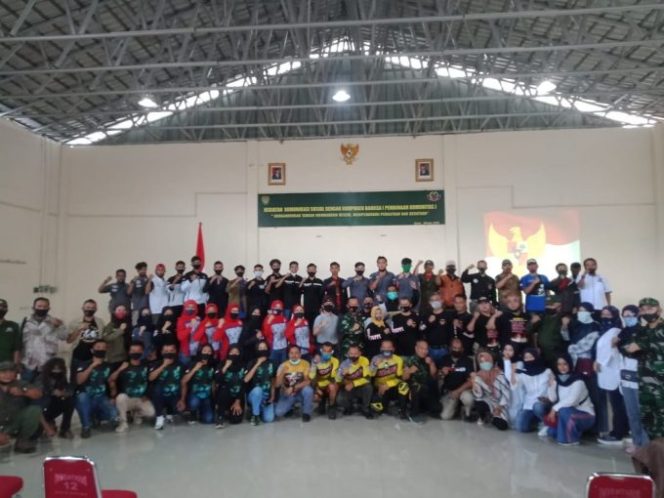 
					Berbagai Komunitas Mengikuti Kegiatan Komunikasi Sosial Di Kodim 0611 Garut