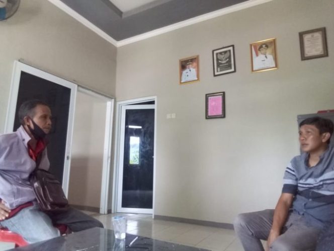 
					Kantor Desa Candali Rancabungur Kebobolan, KaDes ditemui Media Dikantornya