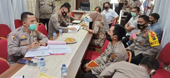 
					Kbp Ahmad Basahil SIK. MH. CPHR Pimpin Pemeriksaan Wasrik Tahap II di Polres BelTim