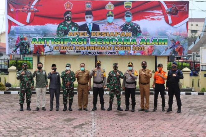 
					Sekdakot Tanjungbalai Hadiri Apel Kesiapsiagaan Dalam Rangka Penanggulangan Bencana Alam di Kota Tanjungbalai