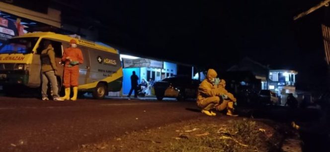 
					Keluhan Bah Oyon Petugas Pengantar Jenazah Pasien Covid-19 RSU dr Slamet Garut,Empat Bulan Tak Terima Honor