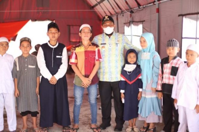 
					Wali Kota Tanjungbalai Serahkan Santunan Anak Yatim Dalam Program PENTATIM