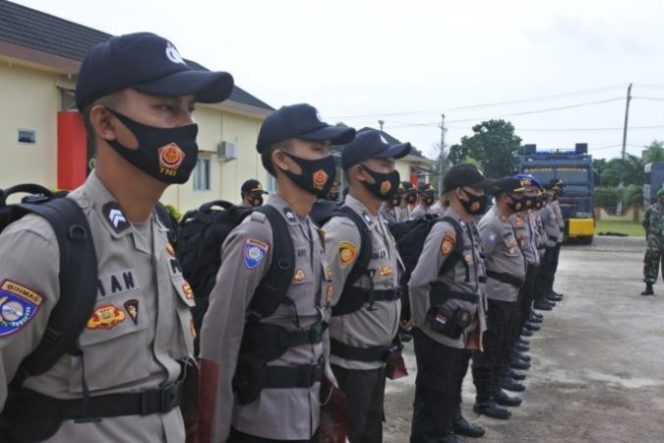 
					Wakapolres Didampingi Kabag Ops Cek Langsung Pergeseran Logistik Pilkada