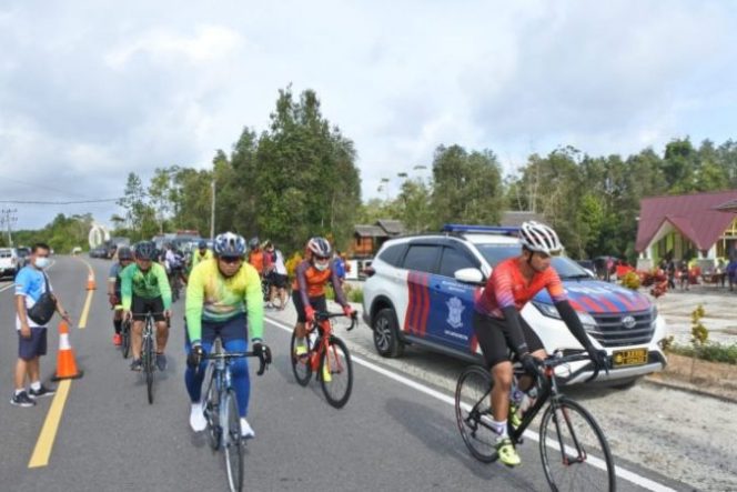 
					Gowes Ceria Jenderal Bintang 1, Kapolres Beltim Dan Rombongan Taklukkan Rute 86 Km