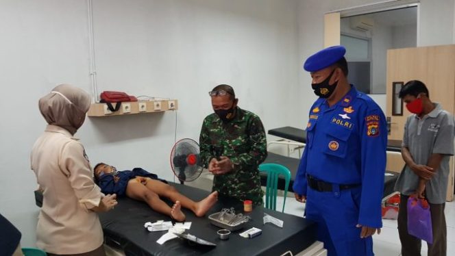 
					Kasat Polair Belitung Timur Semangatkan Adik-adik Yang Sunat
