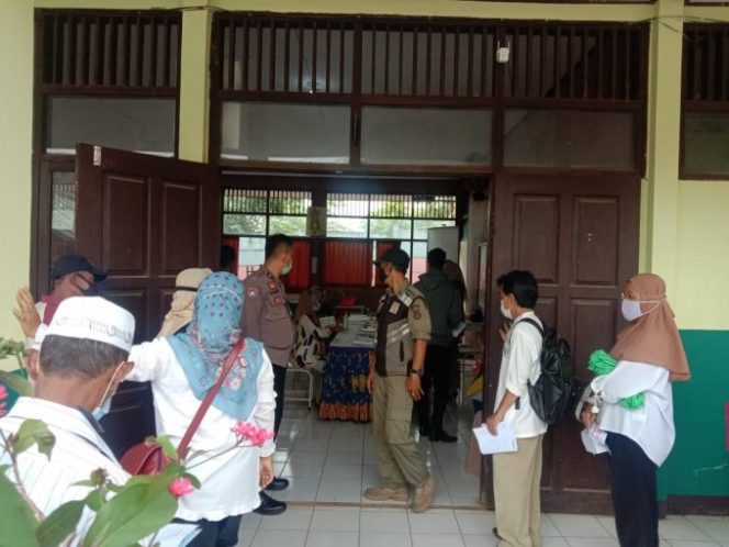 
					Warga Baru Dapat BLT Tahap II, Pjs Lengkong Kulon Sangat Menyayangkan dan Prihatin