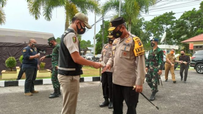 
					Kapolda Kep. Babel dan Danrem Garuda Jaya, Ucapkan Terima Kasih Kepada Seluruh Jajaran Saat Apel Konsolidasi TNI-Polri Pasca Pilkada