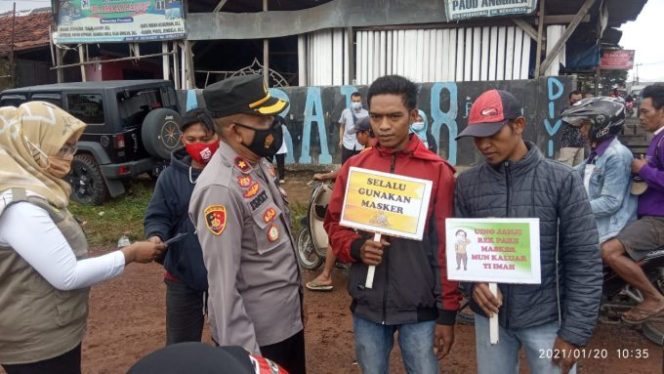 
					Desa Sibanteng Kec. Leuwiliang Bersama Gugus Tugas Covid 19 Kabupaten Bogor Gencar Lakukan PPKM