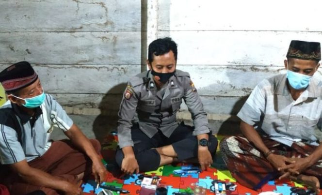 
					Cegah Covid, Polsek Semaka Imbau Prokes Terhadap Warga dan Panitia Sumur Tiban