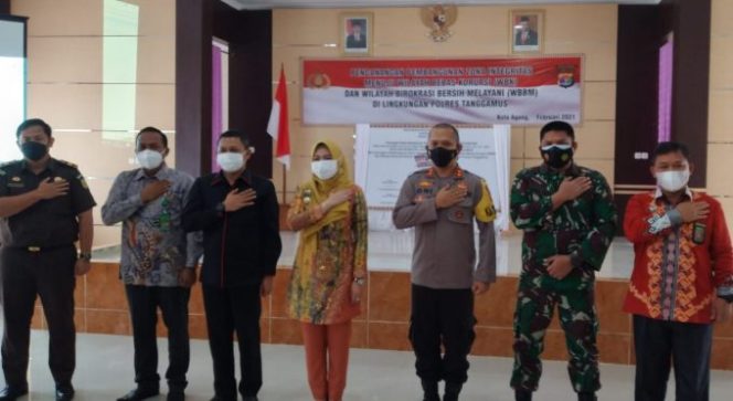 
					Polres Tanggamus Gelar Deklarasi dan Pencanangan Zona Integritas Menuju WBK dan WBBM