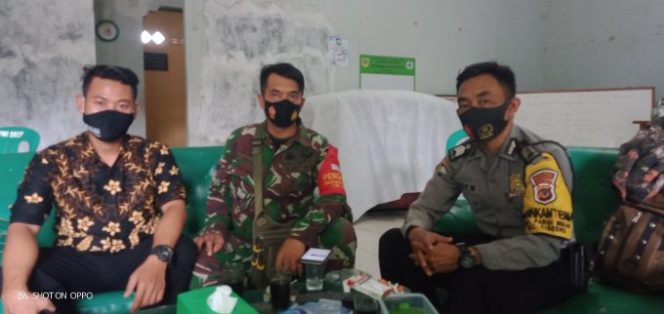 
					Cegah Penyebaran Covid-19, Bhabinkamtibmas Desa Parigi Mekar Brigadir Asep. M : Jangan Kendor Terapkan Prokes