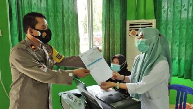 
					50 Personel Polres Tanggamus Divaksin Dosis Pertama di RSUD Batin Mangunang