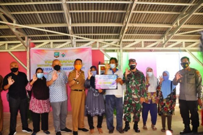 
					Desa Mekar Jaya Salurkan BLT Tahap II