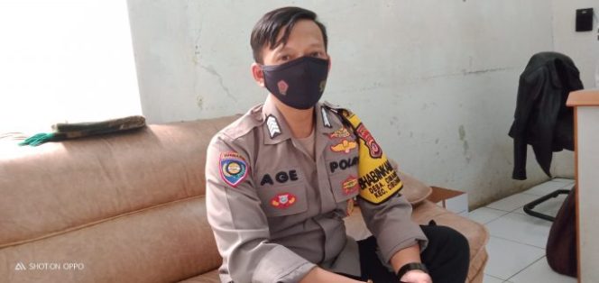 
					Bripka Age, Bhabinkamtibmas Cimanggu Dua : Kalo Kesadaran Masyarakatnya Tidak Tumbuh, Bagaimana Covid Ini Bisa Berakhir