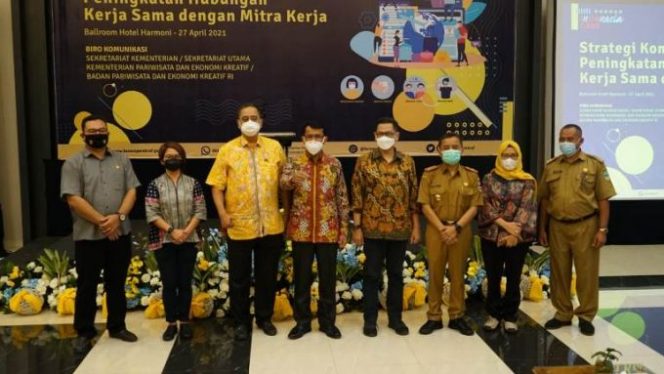 
					Kemenparekraf RI Bersama Disparbud Garut Gelar FGD Strategi Komunikasi Peningkatan Hubungan Kerja Sama