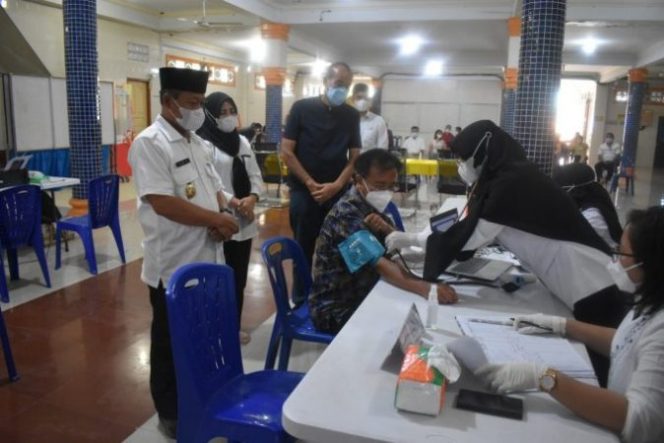 
					Wakil Wali Kota Waris Tholib Berharap Program Vaksinasi Sukses dan Diikuti Seluruh Lapisan Masyarakat Tanjungbalai